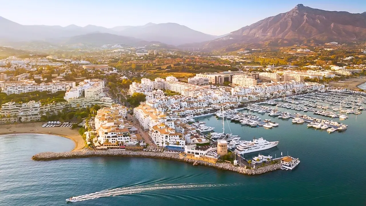 ستتمكن من اكتشاف أروع المعالم السياحية المثيرة للقيام بالمغامرات، عبر ذهابك إلى بلد العجائب 