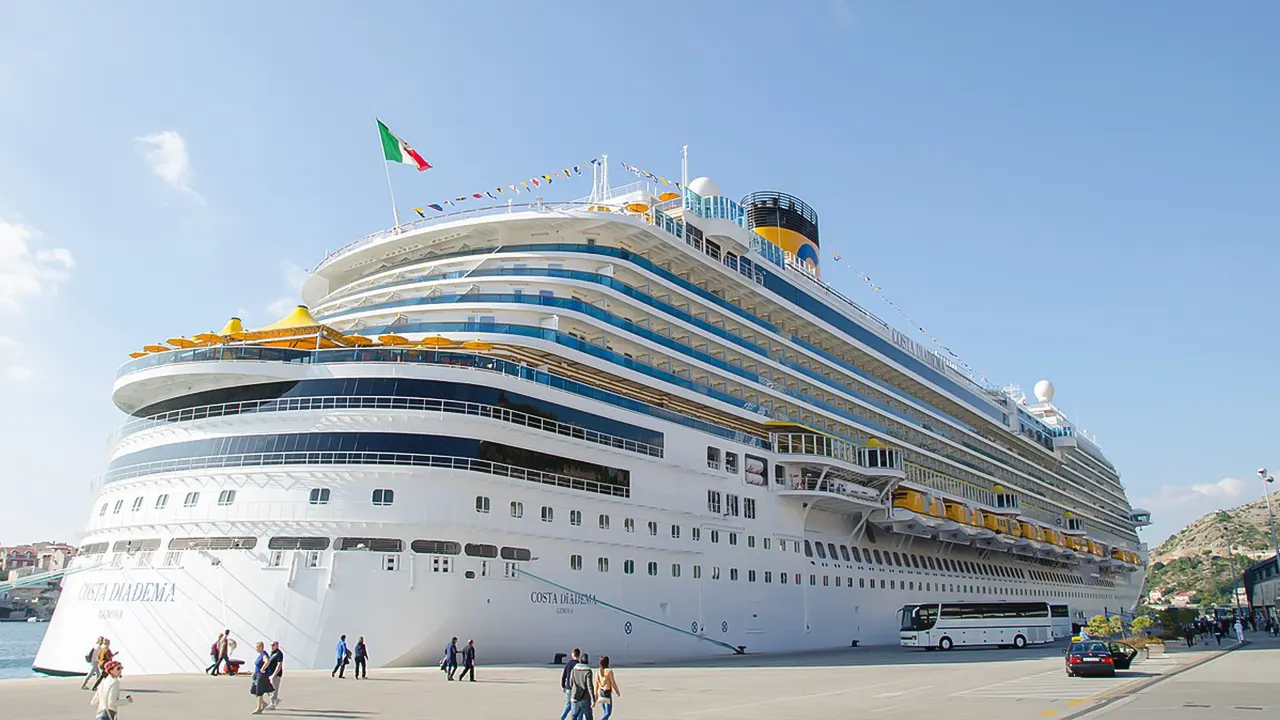 رحلة الباخرة دياديما