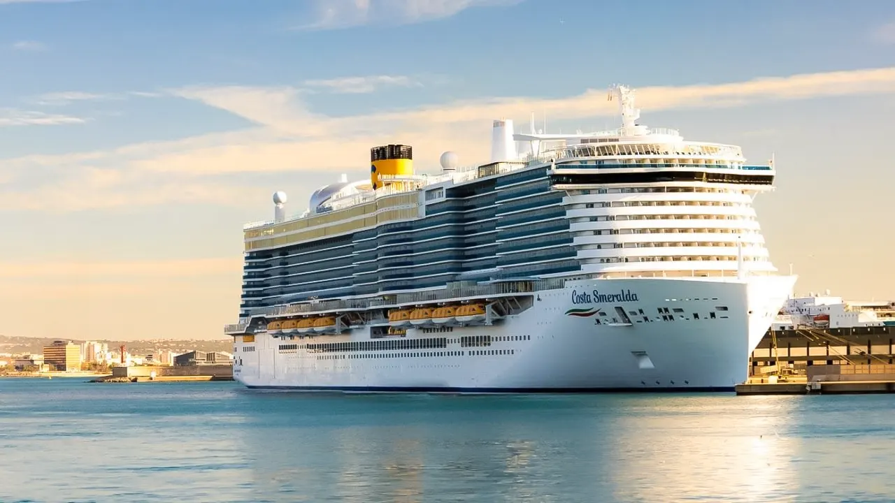 رحلة الباخرة سميرالدا