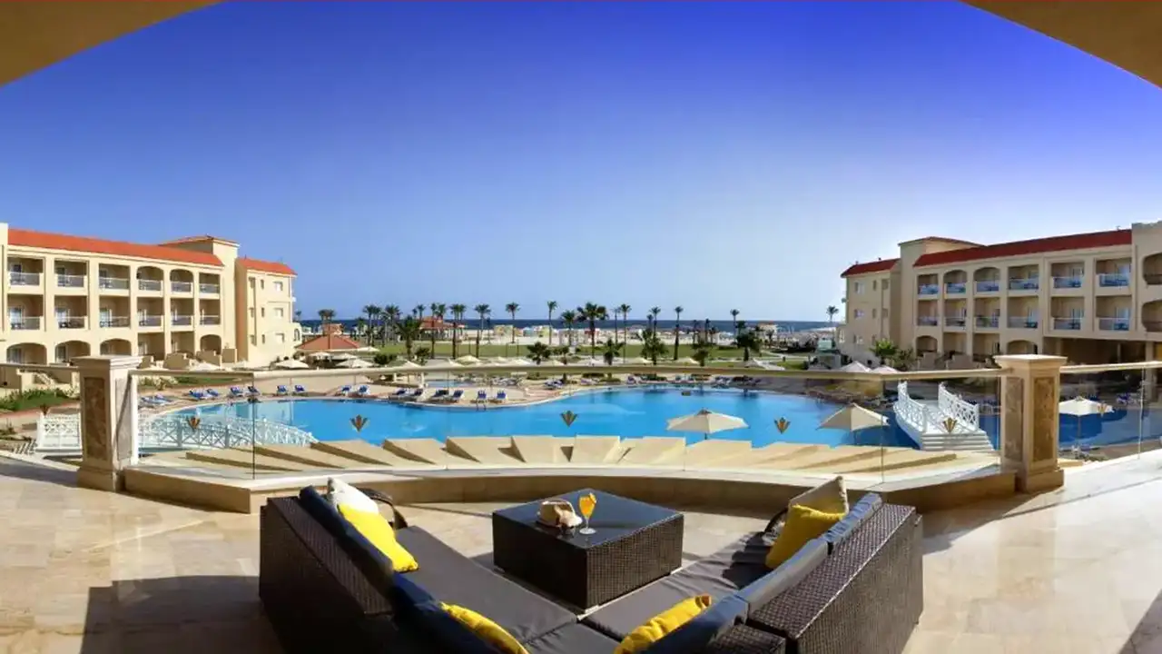 الفندق ريكسوس - العلمين