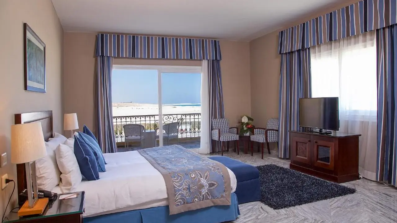 الفندق ريكسوس - العلمين